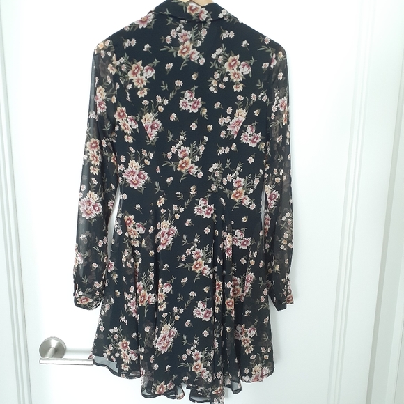 Collective Concepts Floral Dress - Picture 3 of 3